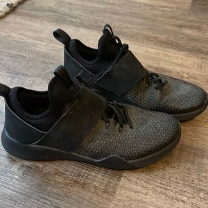 Nike Black Womens Velcro Sneakers